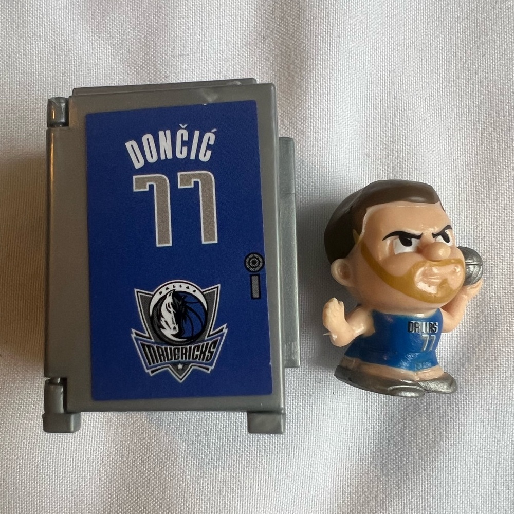 NBA Basketball Dallas Mavericks Doncic Teenymate Lockers